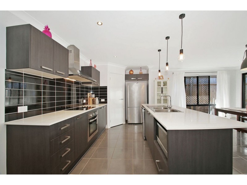 48 Solomon Parade, Warner QLD 4500