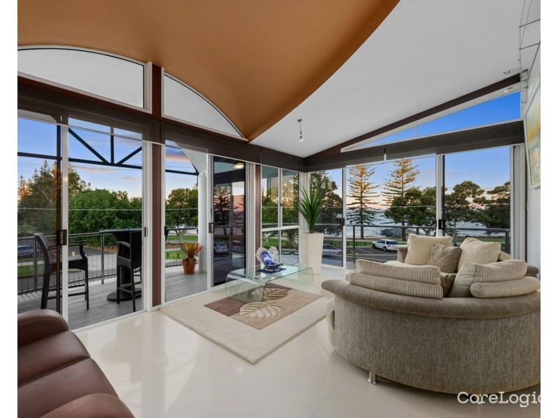 21 Kennedy Esplanade, Scarborough QLD 4020