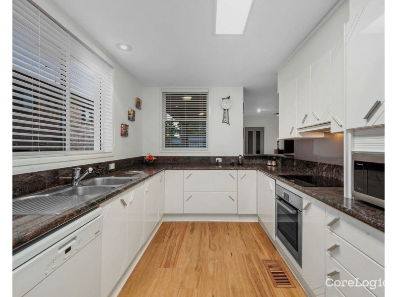 21 Kennedy Esplanade, Scarborough QLD 4020