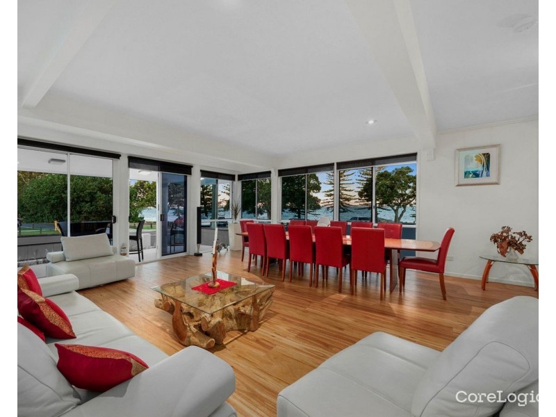 21 Kennedy Esplanade, Scarborough QLD 4020