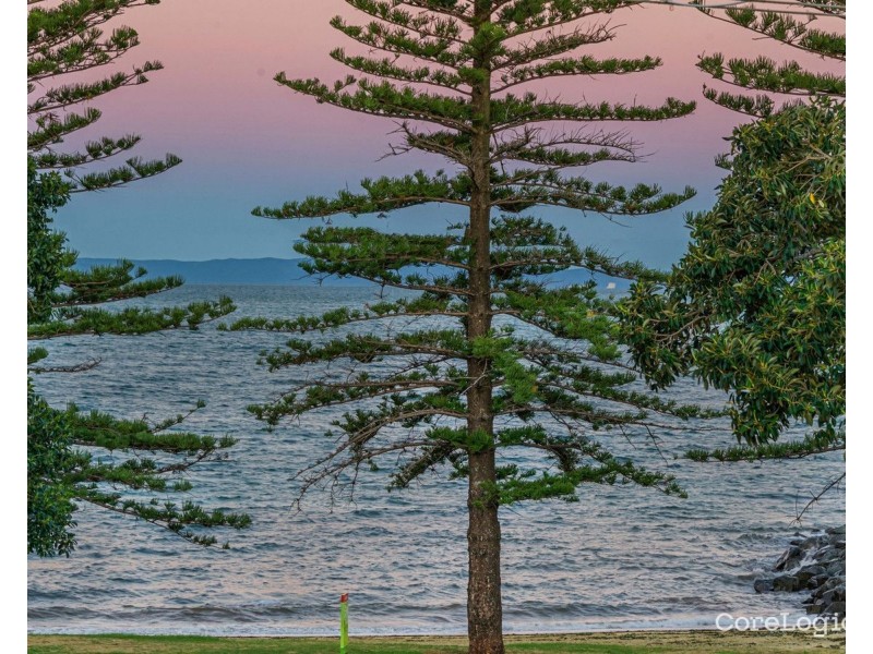 21 Kennedy Esplanade, Scarborough QLD 4020