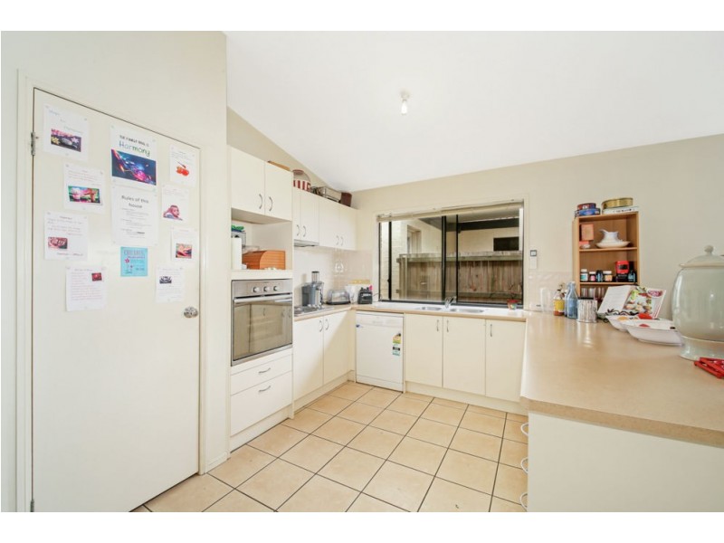 14 Whitfield Crescent, North Lakes QLD 4509