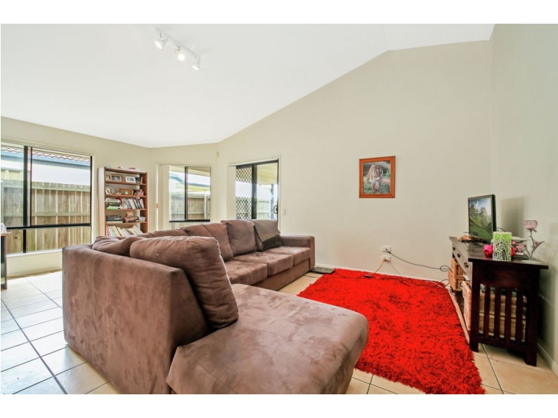 14 Whitfield Crescent, North Lakes QLD 4509
