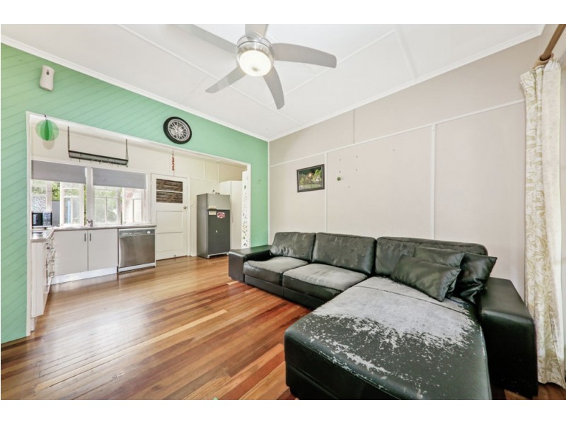 17 Sampson Street, Deception Bay QLD 4508