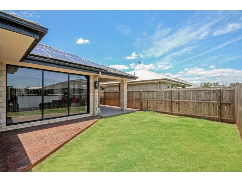 70 Wallarah Parade, North Lakes QLD 4509