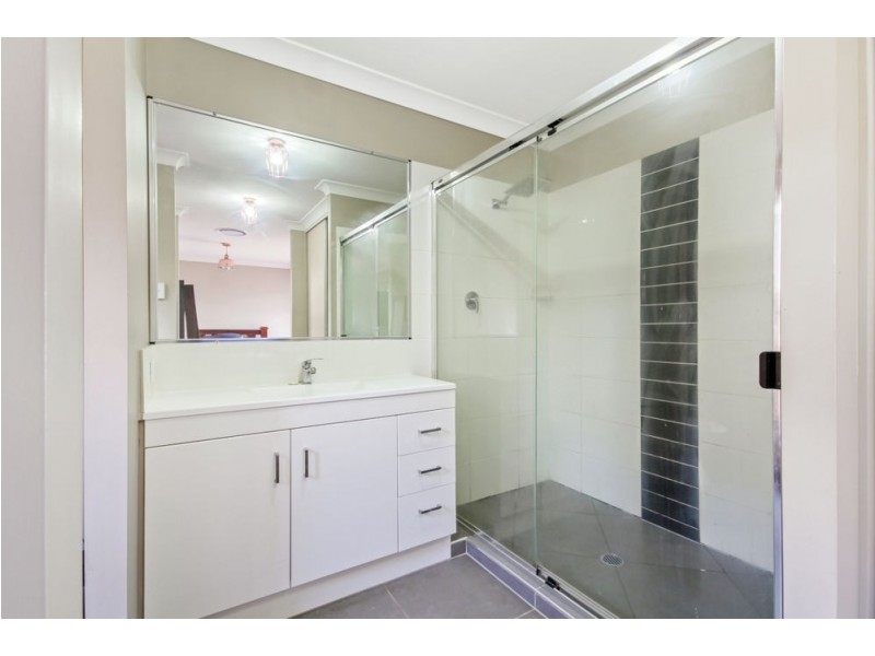 70 Wallarah Parade, North Lakes QLD 4509