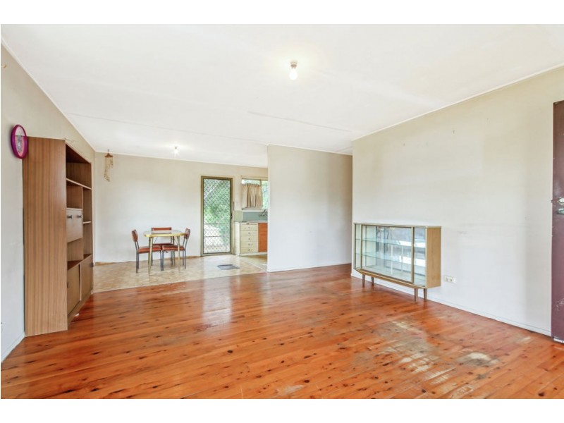 12 Evelyn Street, Kallangur QLD 4503