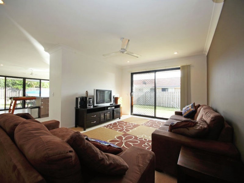 6 Hind Court, Bellmere QLD 4510
