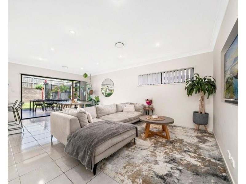 21 Bellthorpe Circuit, Kallangur QLD 4503