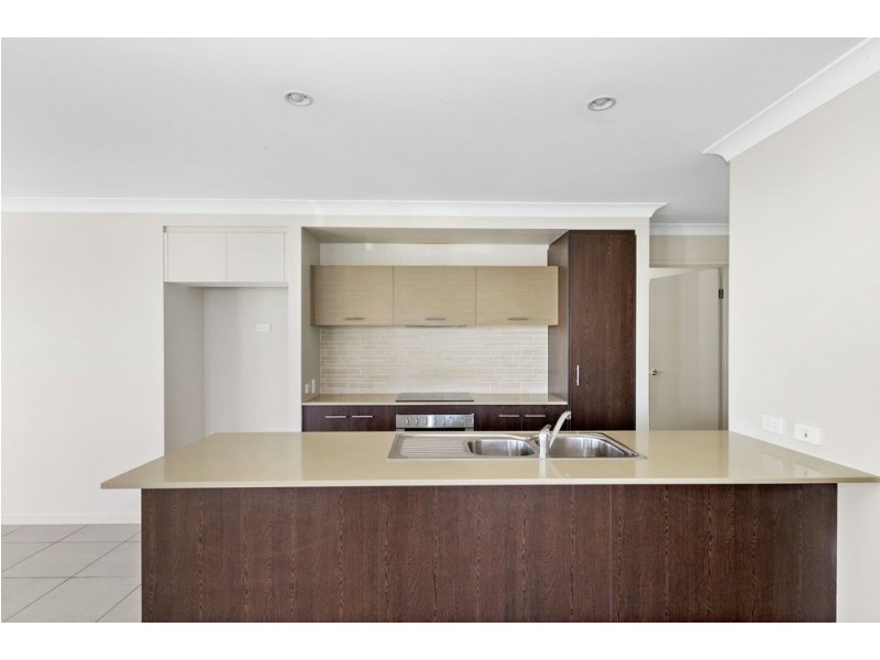27 Denham Crescent, North Lakes QLD 4509
