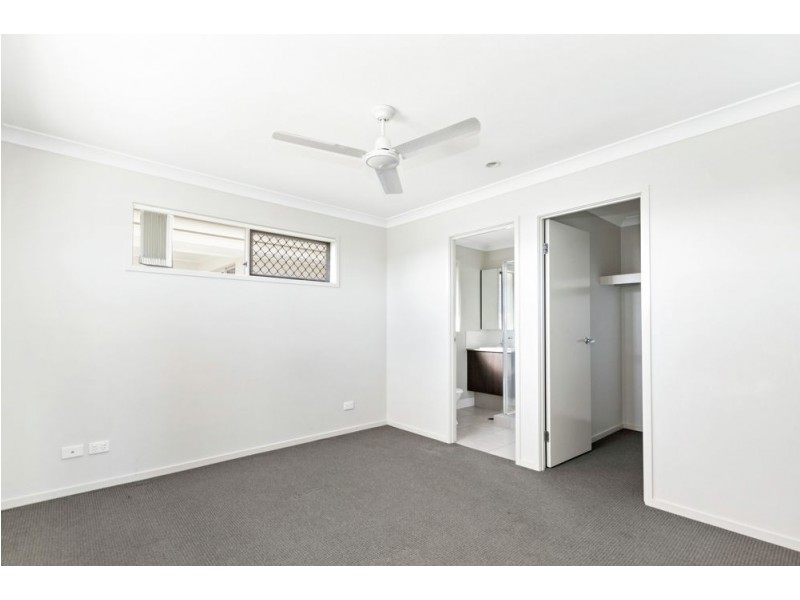 27 Denham Crescent, North Lakes QLD 4509