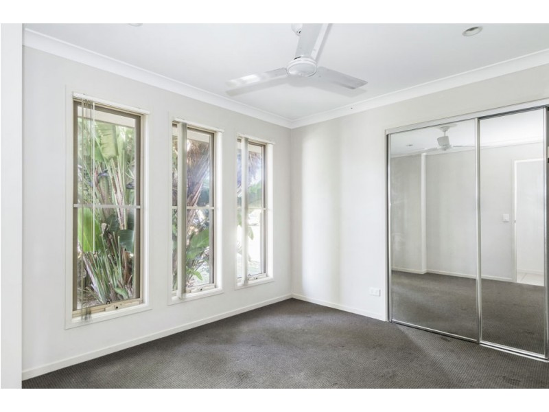 27 Denham Crescent, North Lakes QLD 4509