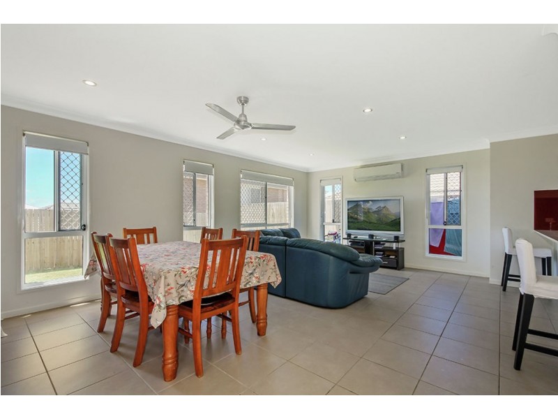 72 Mapleton Drive, North Lakes QLD 4509
