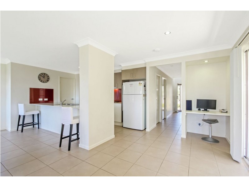 72 Mapleton Drive, North Lakes QLD 4509