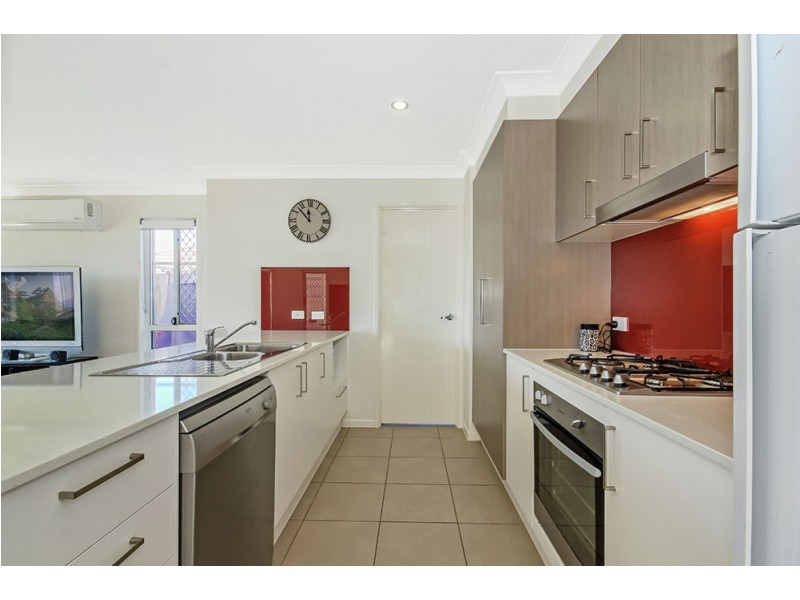72 Mapleton Drive, North Lakes QLD 4509