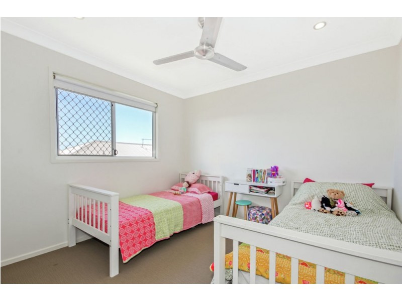 72 Mapleton Drive, North Lakes QLD 4509