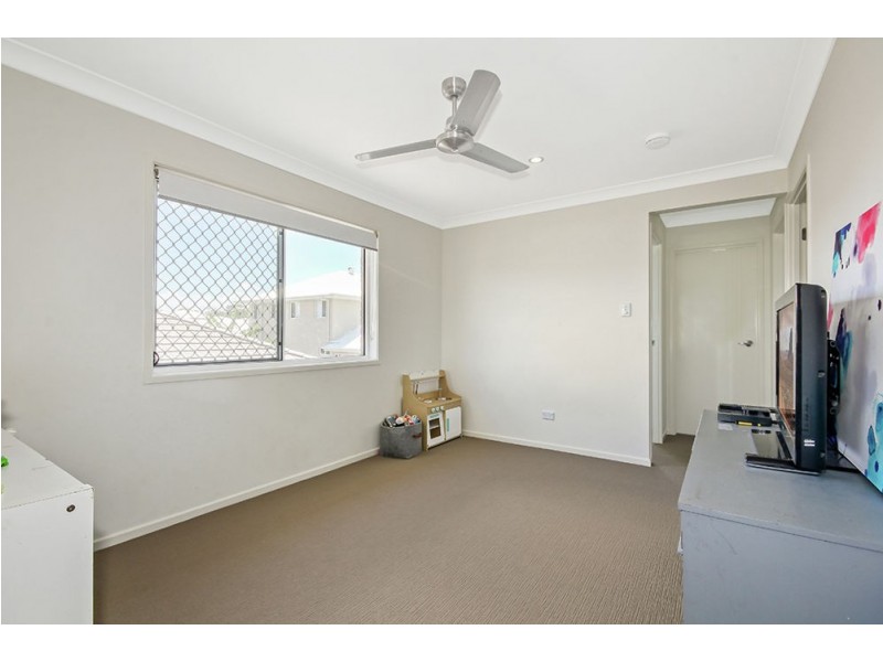 72 Mapleton Drive, North Lakes QLD 4509