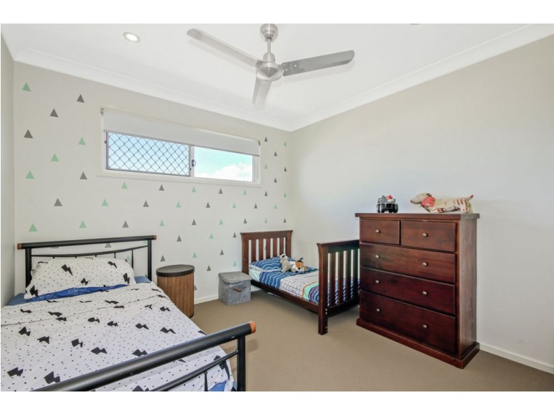 72 Mapleton Drive, North Lakes QLD 4509