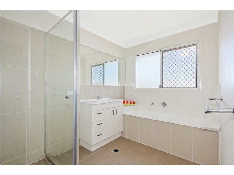72 Mapleton Drive, North Lakes QLD 4509
