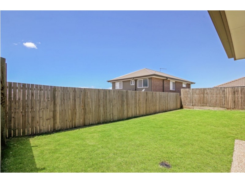 72 Mapleton Drive, North Lakes QLD 4509