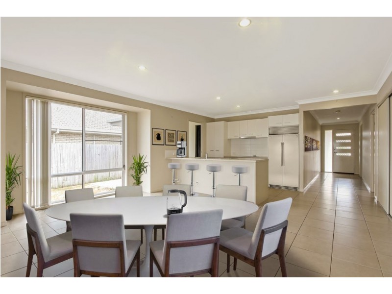 8 Feather Court, Morayfield QLD 4506