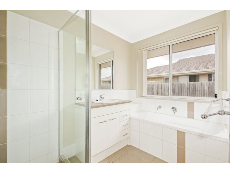 8 Feather Court, Morayfield QLD 4506