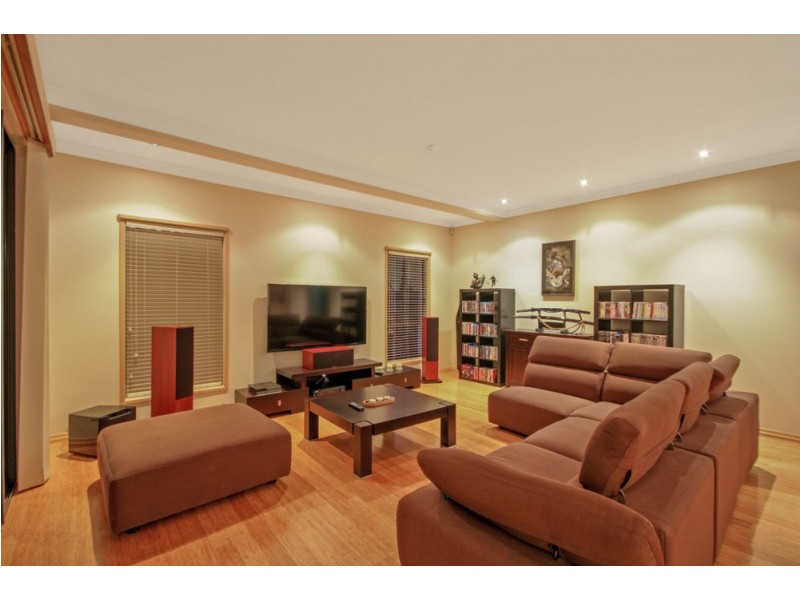 16 Senior Close, North Lakes QLD 4509