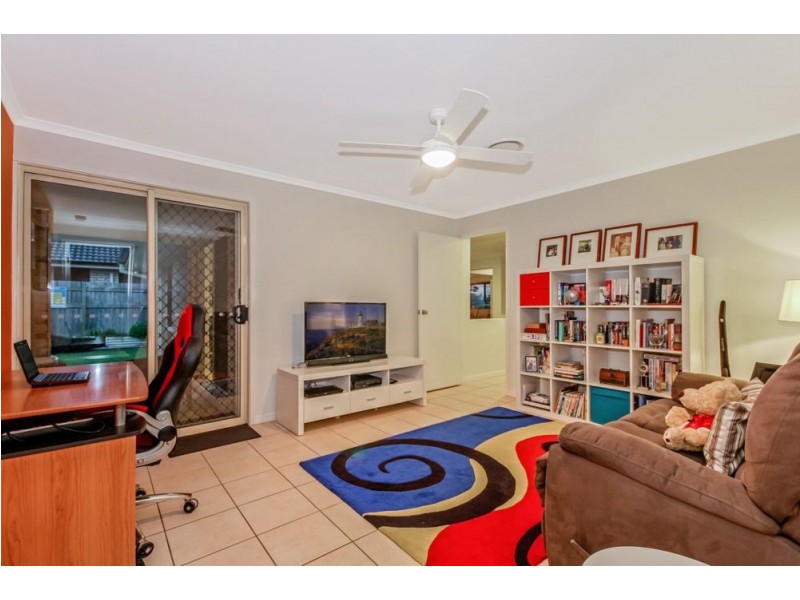 19 Vibrant Court, Dakabin QLD 4503