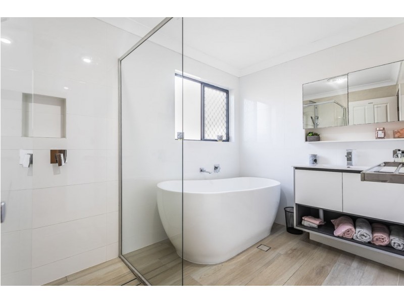 17 Karaman Court, Dakabin QLD 4503