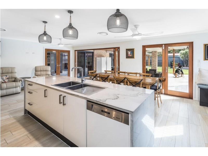 17 Karaman Court, Dakabin QLD 4503