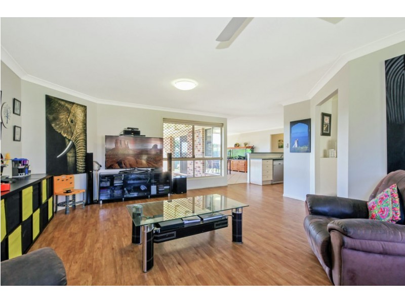 8 Abernant Court, Dakabin QLD 4503