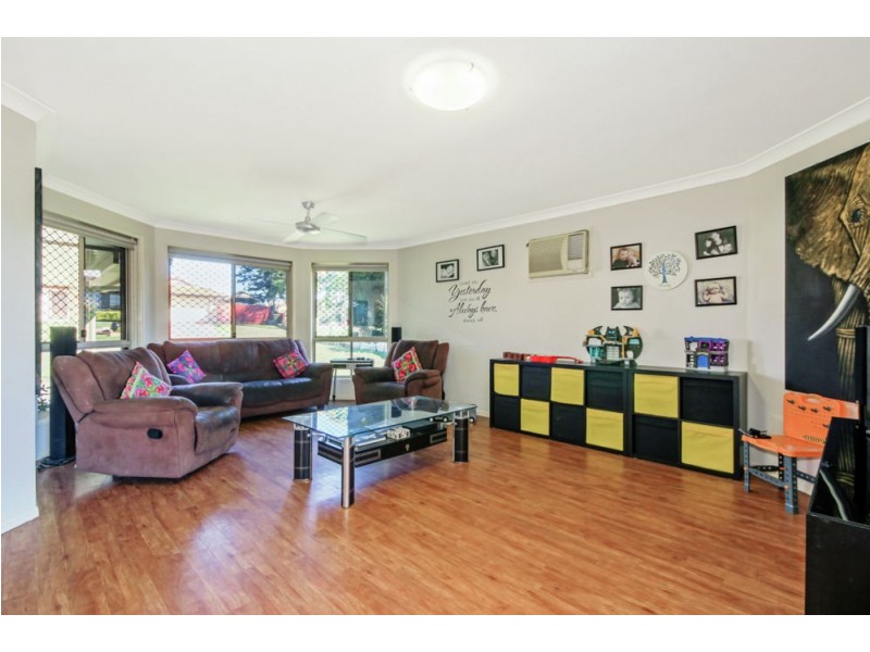 8 Abernant Court, Dakabin QLD 4503