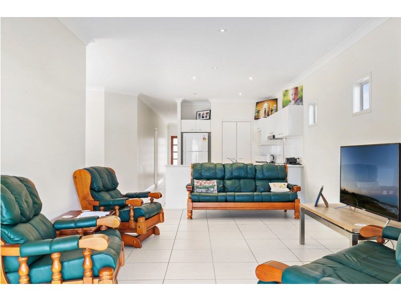 9 Silkyoak Court, North Lakes QLD 4509