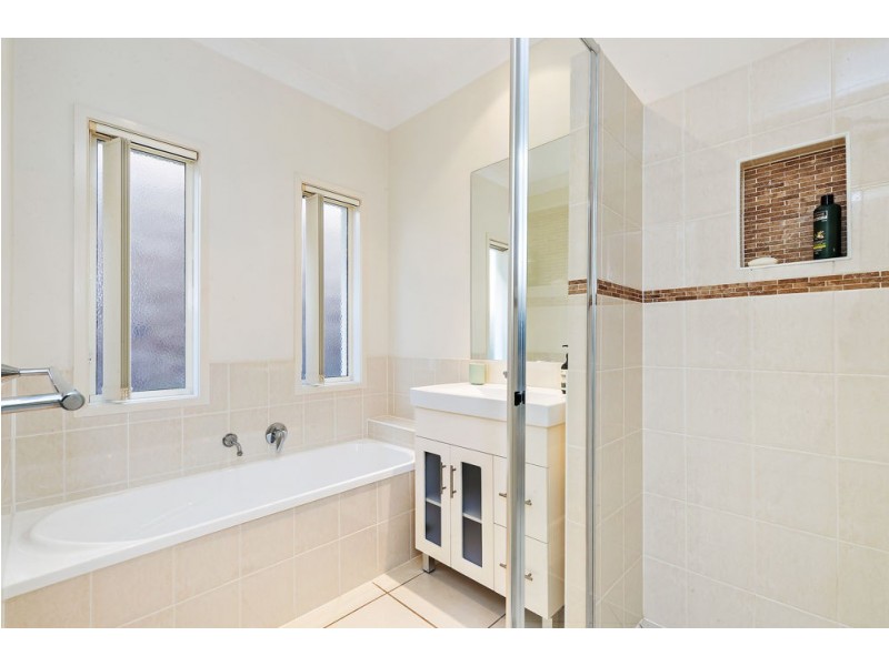 9 Silkyoak Court, North Lakes QLD 4509