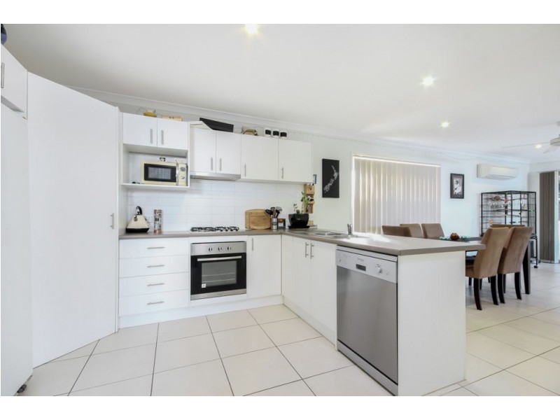 19 Bowerbird Crescent, Dakabin QLD 4503