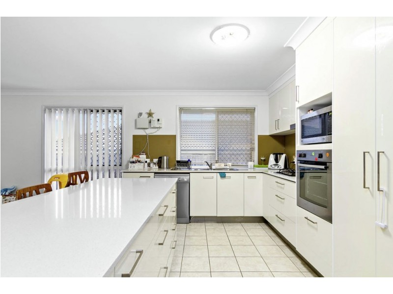 32 Duporth Crescent, Dakabin QLD 4503