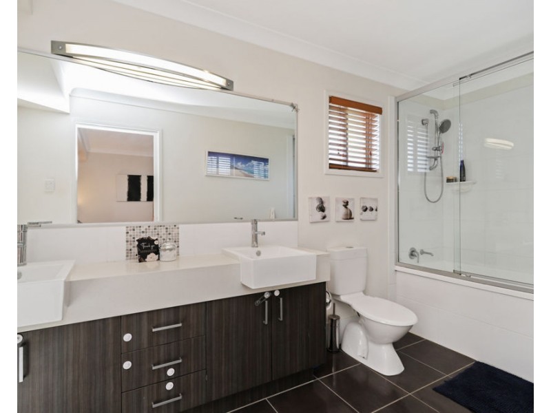 4 Chamomile street, Griffin QLD 4503