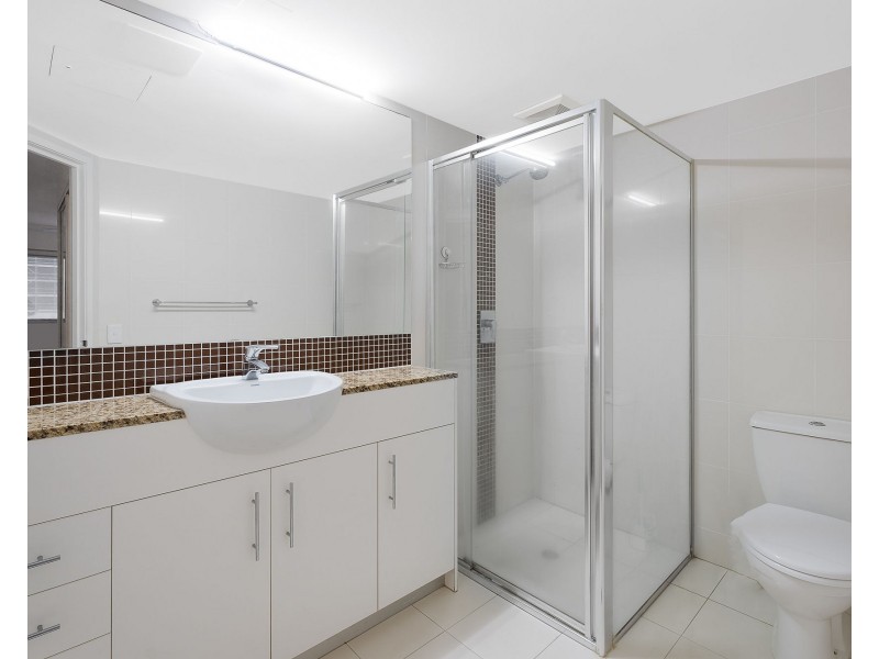 205/89 Landsborough Avenue, Scarborough QLD 4020