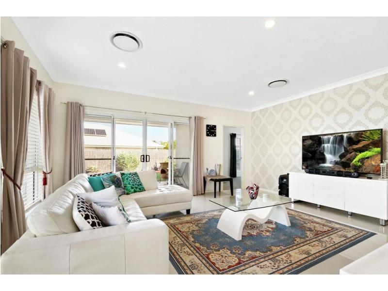 14 Merion Crescent, North Lakes QLD 4509