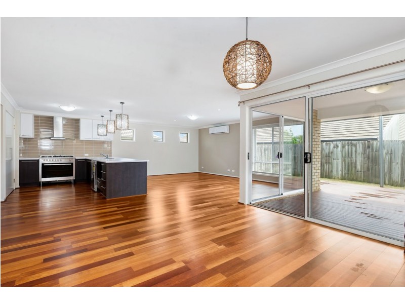 4 Foambark Street, North Lakes QLD 4509