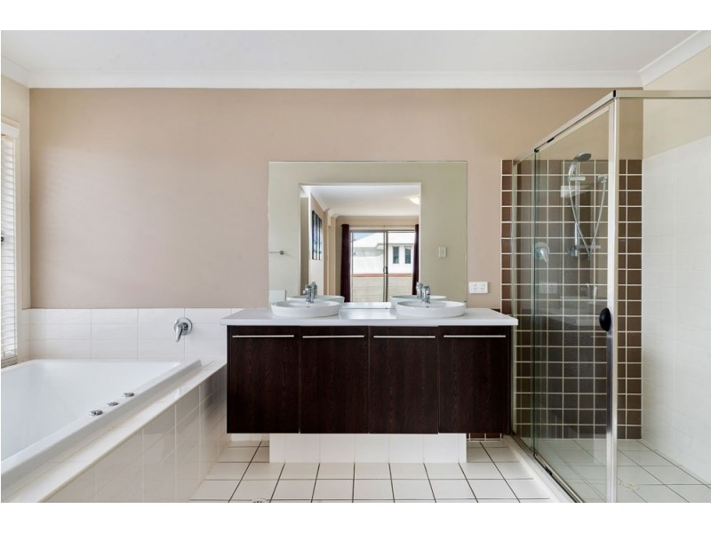 4 Foambark Street, North Lakes QLD 4509
