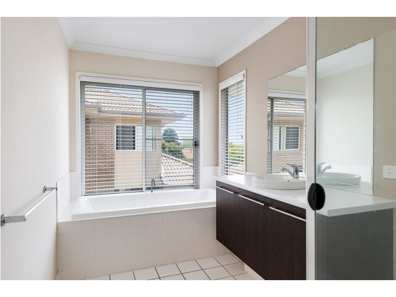 4 Foambark Street, North Lakes QLD 4509
