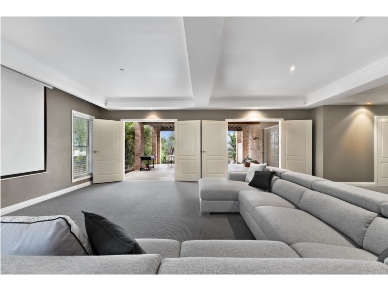 15 Edgewater Court, Murrumba Downs QLD 4503