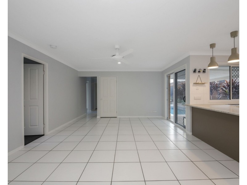 41 Hubner Drive, Rothwell QLD 4022