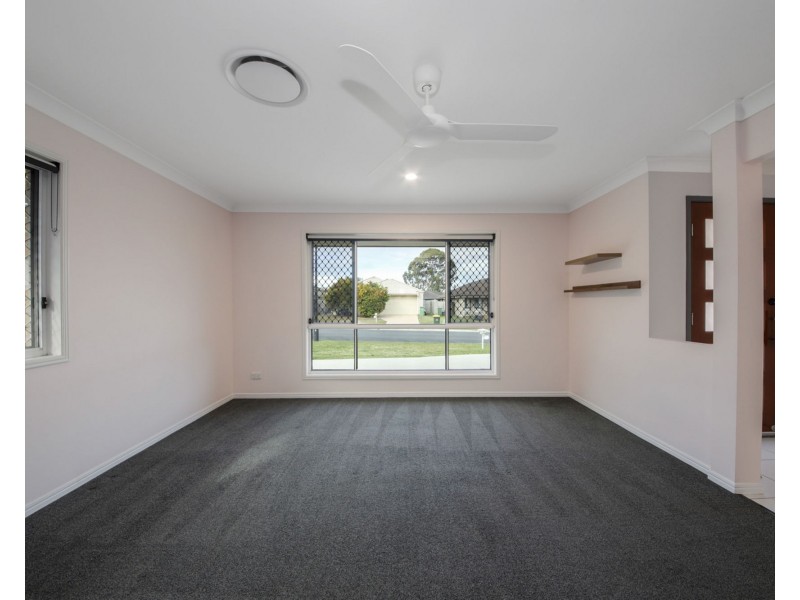 41 Hubner Drive, Rothwell QLD 4022