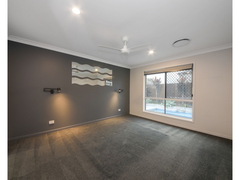 41 Hubner Drive, Rothwell QLD 4022