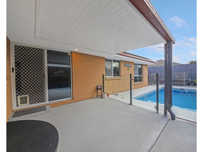 41 Hubner Drive, Rothwell QLD 4022