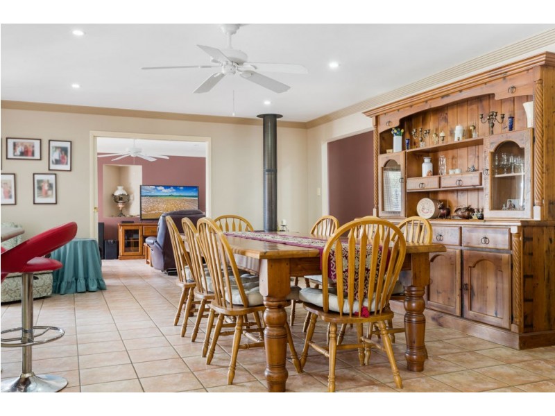 11 Boondooma Circuit, Albany Creek QLD 4035