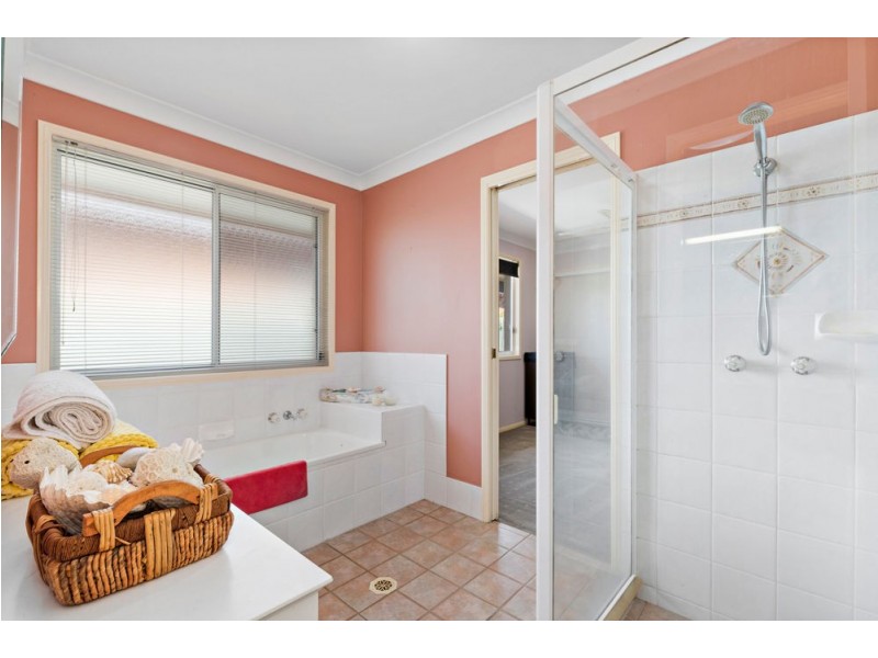 11 Boondooma Circuit, Albany Creek QLD 4035