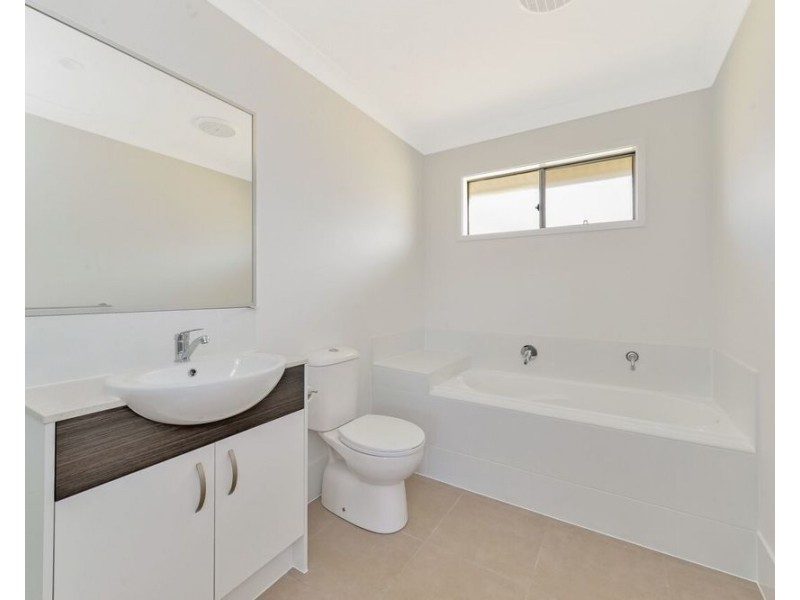 32 Whitehaven Street, Burpengary QLD 4505